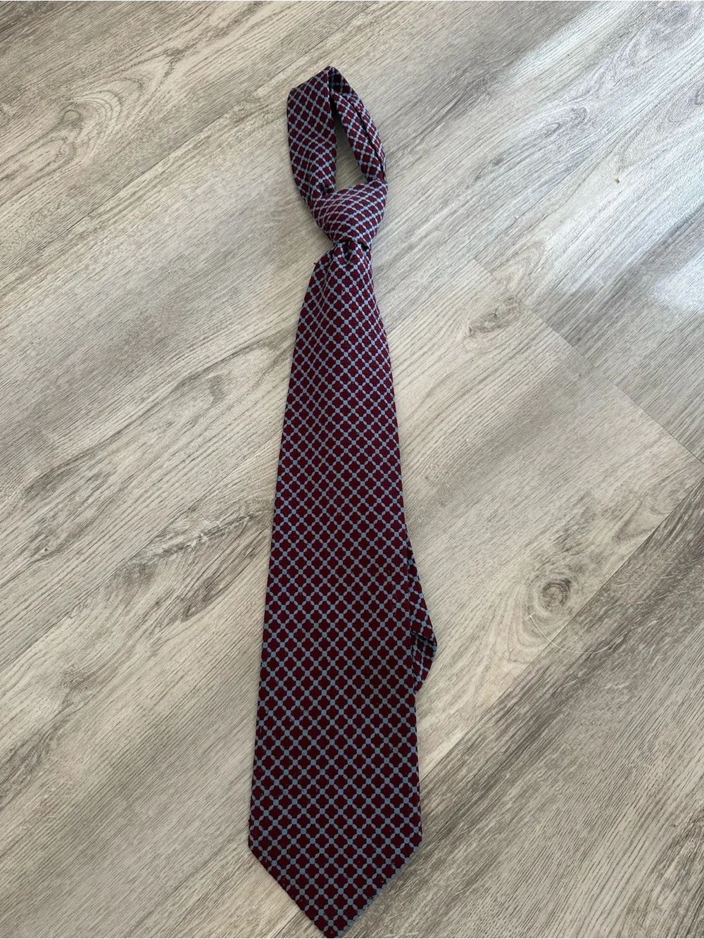 Men's Burgundy Geometric Silk Tie
